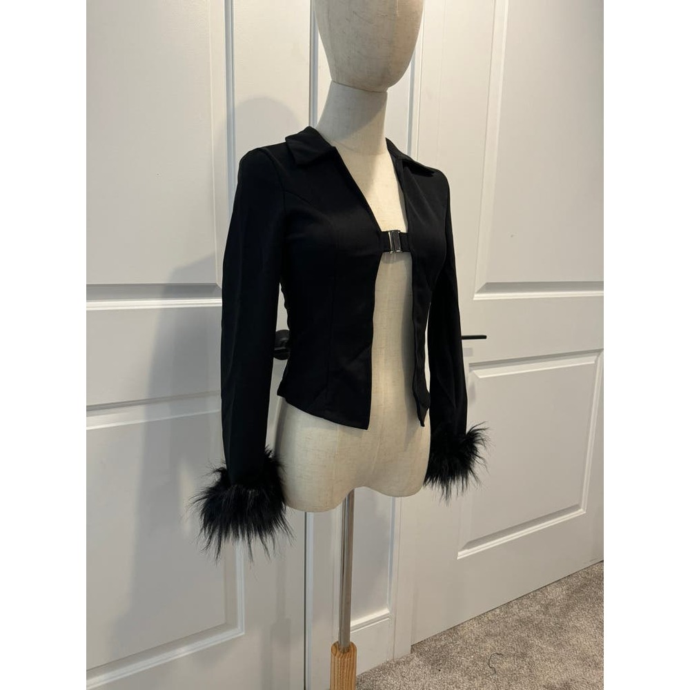 Adorable! 😍 Black Jacket With Faux Fur Wrists